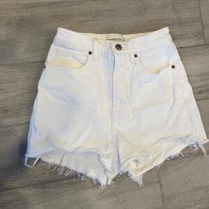 Women’s White Denim Shorts Abercrombie & Fitch size 24 or 00